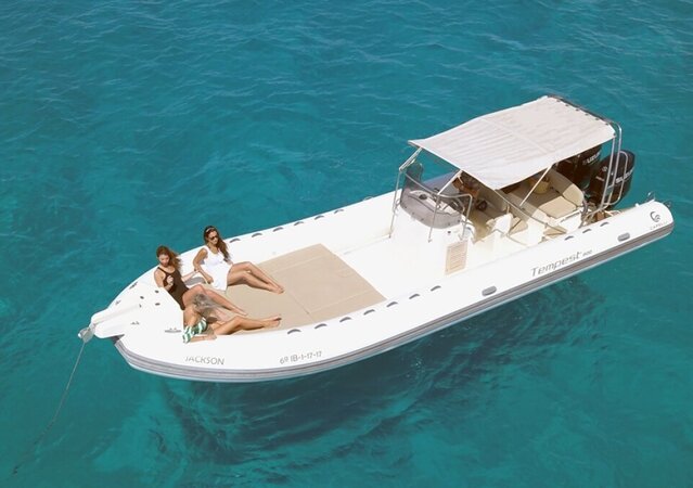 Rent Capelli Tempest 900 in Ibiza