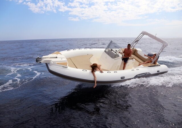 Rent Capelli Tempest 775 in Ibiza