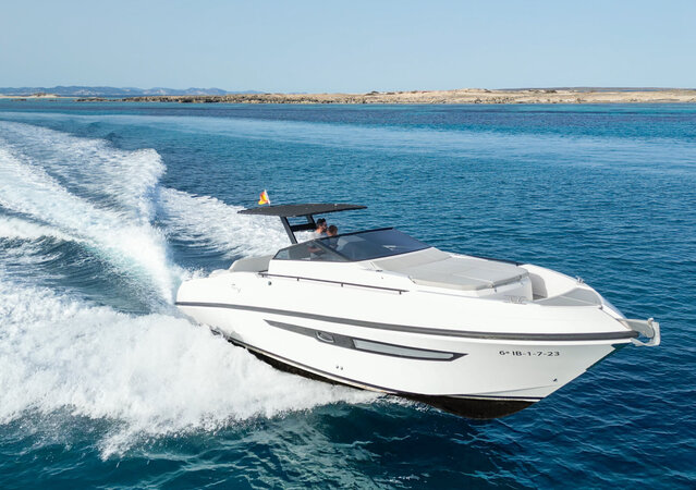 Rent Rio Daytona 34 in Ibiza