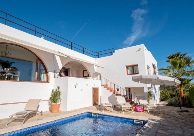 Rent Can Scarlett in Ibiza